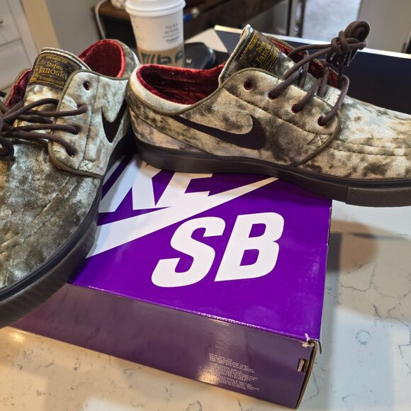 Nike SB Zoom Janoski OG+ SE “City of Cinema” - Medium Olive (FZ1302-200) SZ 10 - Picture 3 of 10